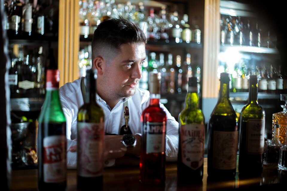 Vermouth campari bartender