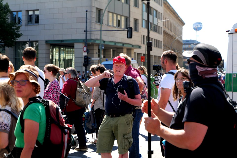 Conspiracy theorist protest Berlin 2020-08-01 23