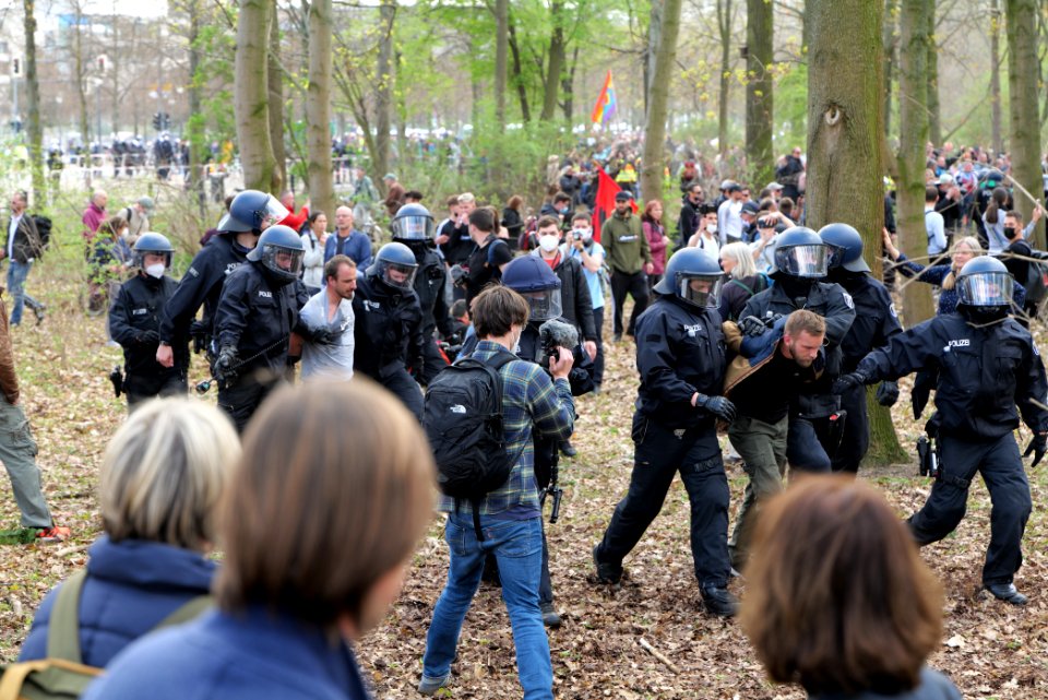 Conspiracist protest Berlin 2021-04-21 159