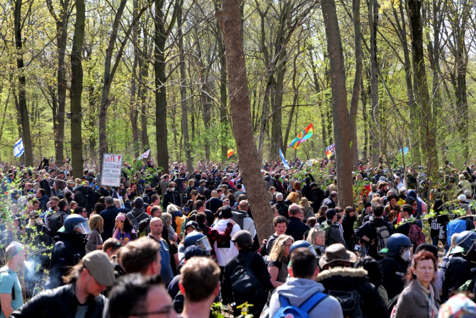 Conspiracist protest Berlin 2021-04-21 196