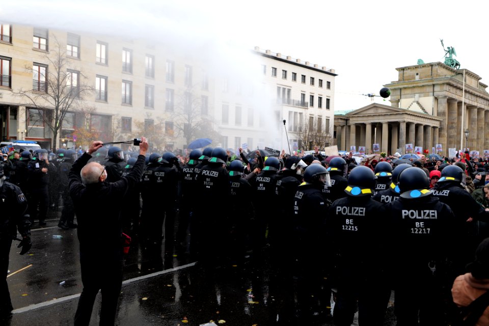 Conspiracist demonstration Berlin 2020-11-18 129