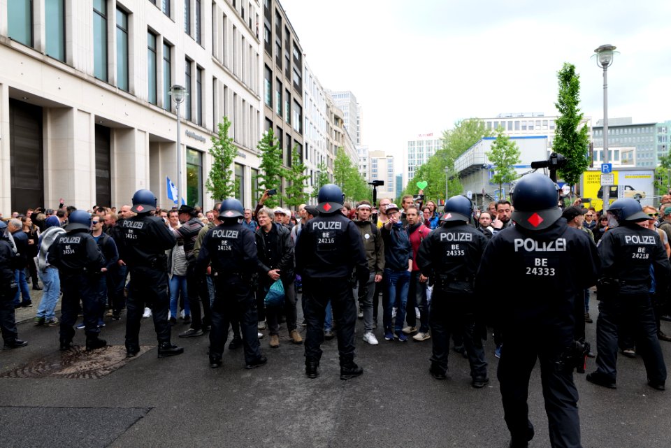 Conspiracist protest Berlin 2021-05-22 50