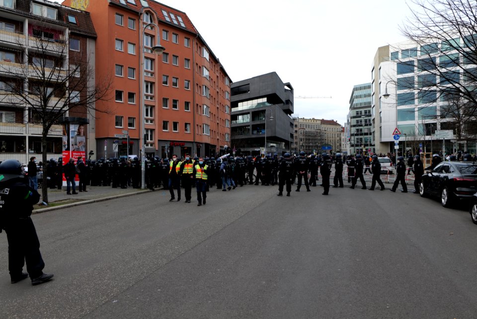 Conspiracist protest Berlin Rosa-Luxemburg-Platz 2021-03-28 47