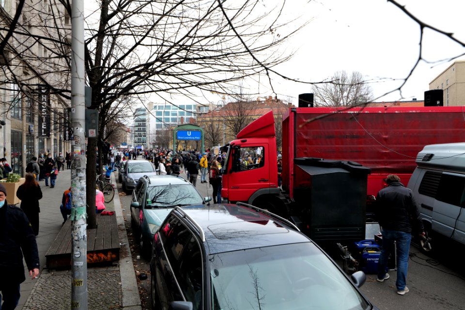 Conspiracist protest Berlin Rosa-Luxemburg-Platz 2021-03-28 21