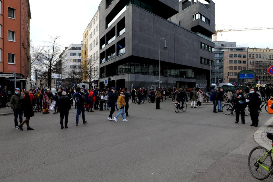 Conspiracist protest Berlin Rosa-Luxemburg-Platz 2021-03-28 56