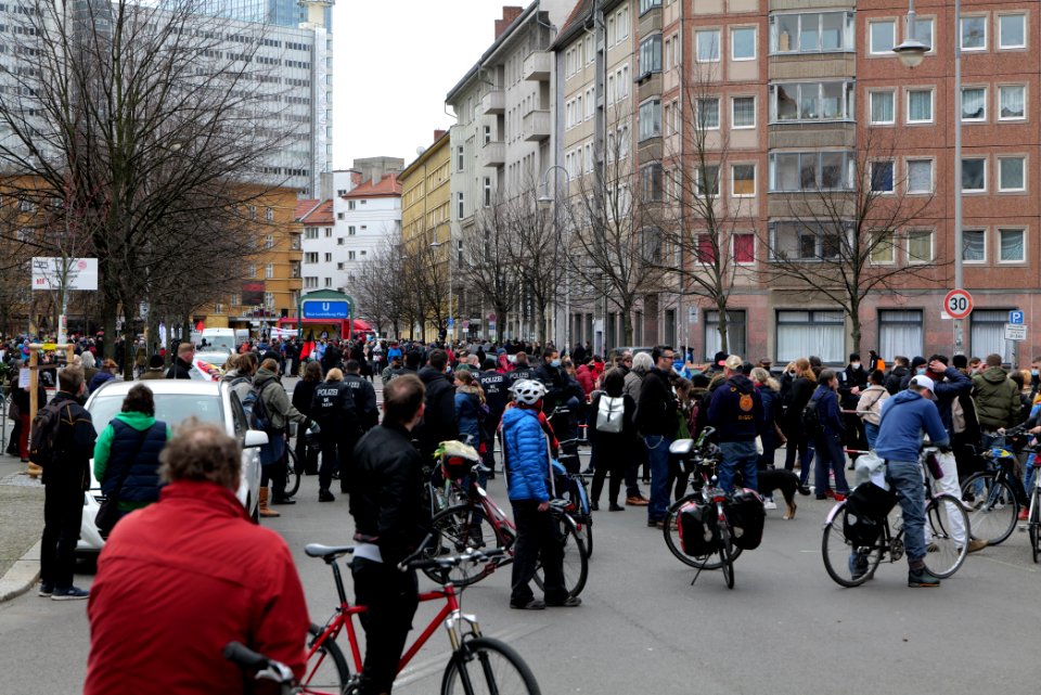 Conspiracist protest Berlin Rosa-Luxemburg-Platz 2021-03-28 04