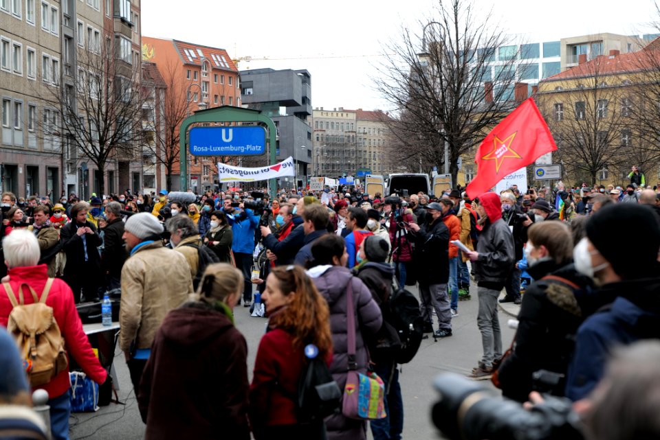 Conspiracist protest Berlin Rosa-Luxemburg-Platz 2021-03-28 15