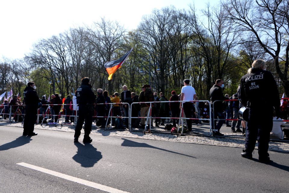 Conspiracist protest Berlin 2021-04-21 13