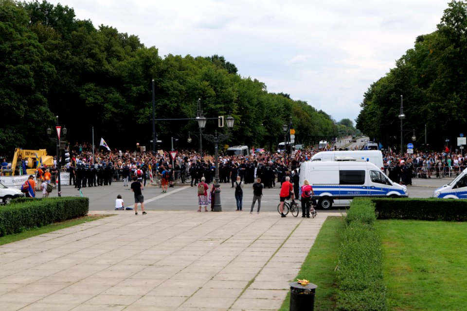 Conspiracist protest Berlin-Mitte 2020-08-30 18