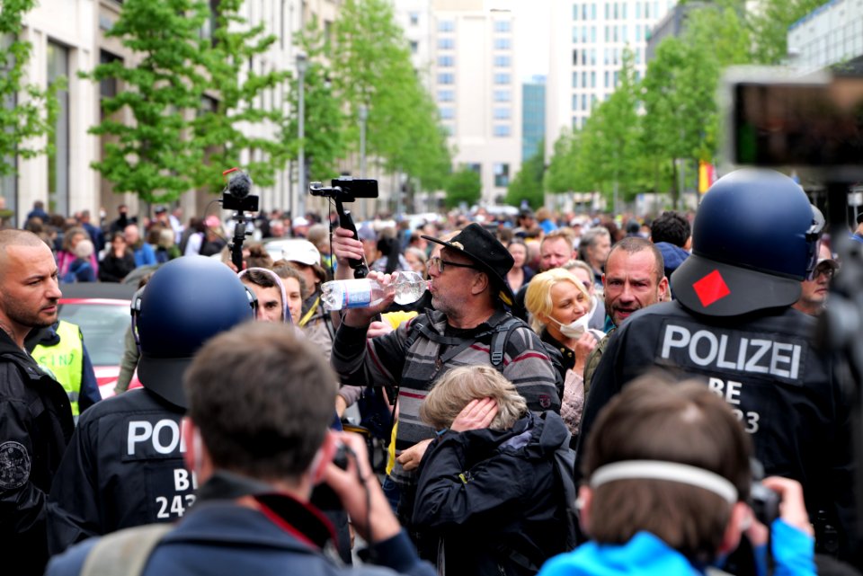 Conspiracist protest Berlin 2021-05-22 54