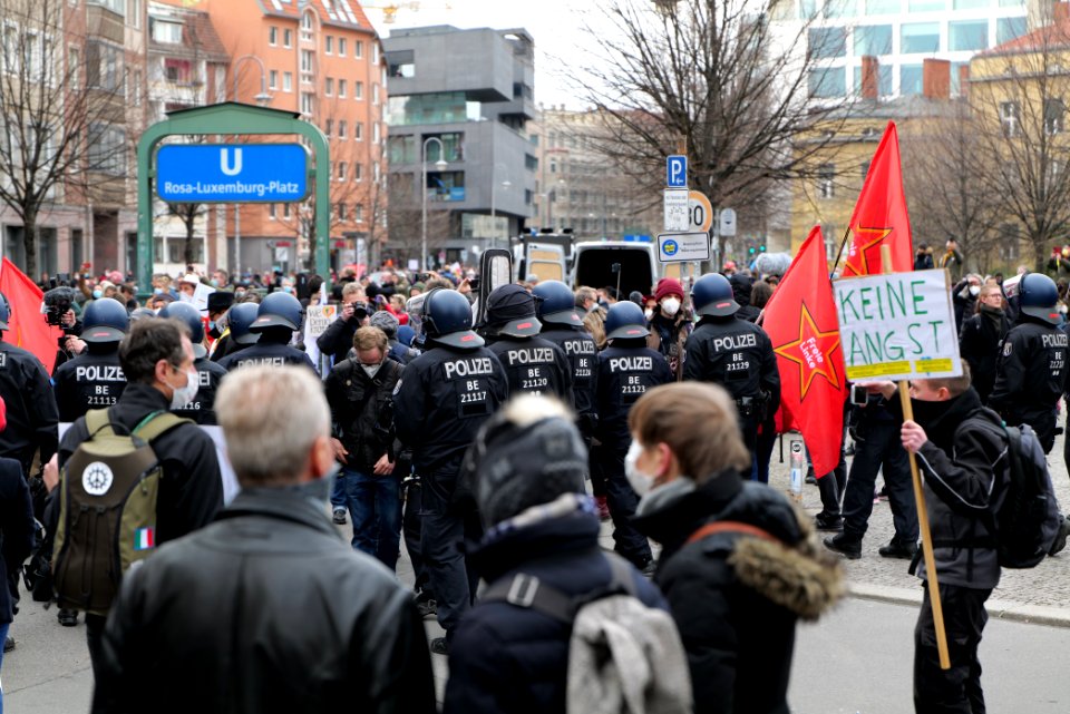 Conspiracist protest Berlin Rosa-Luxemburg-Platz 2021-03-28 29