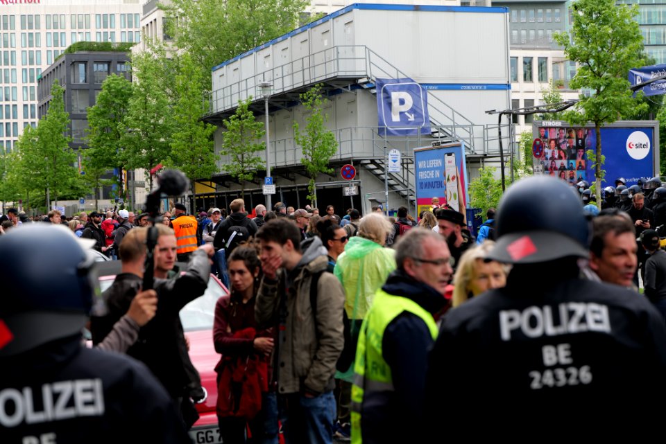 Conspiracist protest Berlin 2021-05-22 56