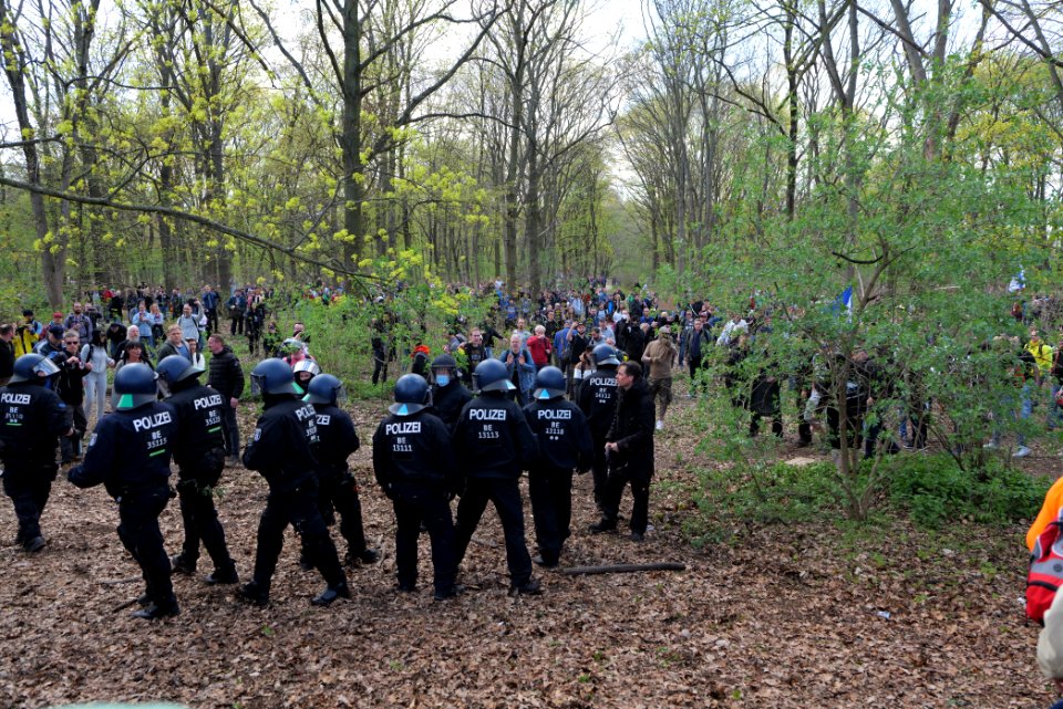 Conspiracist protest Berlin 2021-04-21 124