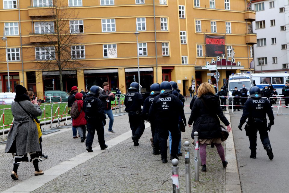 Conspiracist protest Berlin Rosa-Luxemburg-Platz 2021-03-28 43