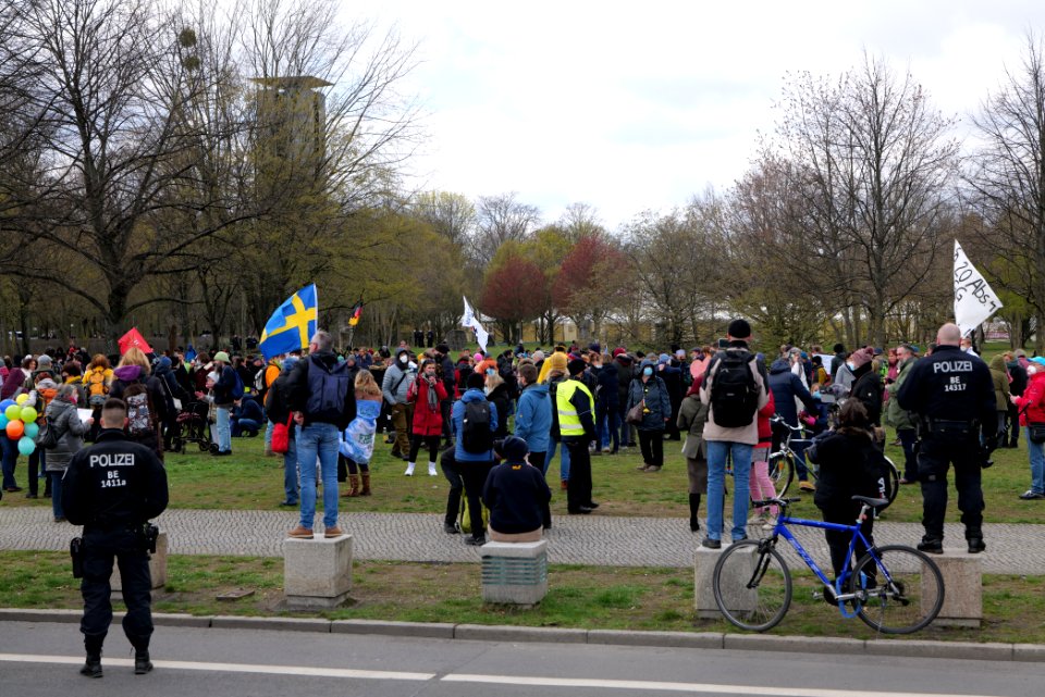 Conspiracist protest Berlin 2021-04-13 04
