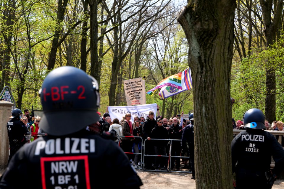 Conspiracist protest Berlin 2021-04-21 101