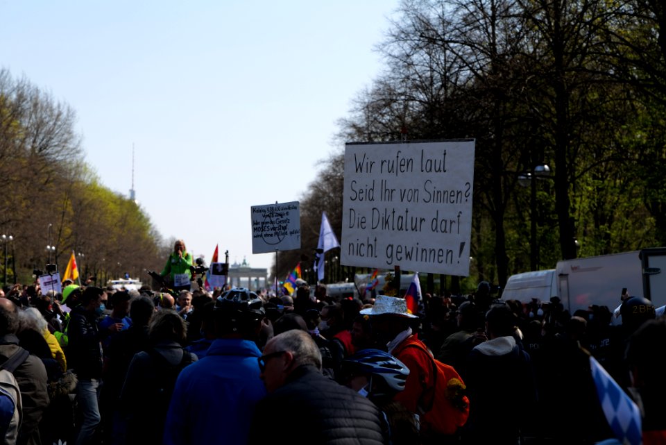 Conspiracist protest Berlin 2021-04-21 47