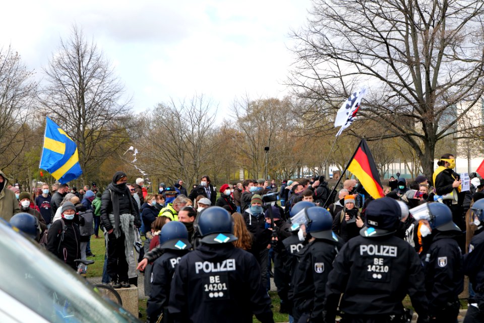 Conspiracist protest Berlin 2021-04-13 11