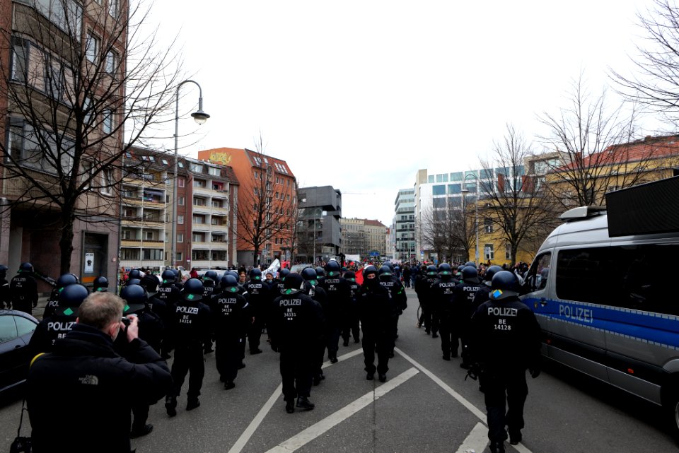 Conspiracist protest Berlin Rosa-Luxemburg-Platz 2021-03-28 38