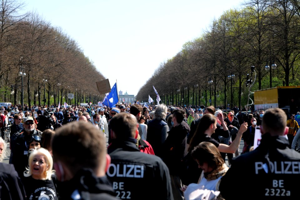 Conspiracist protest Berlin 2021-04-21 52