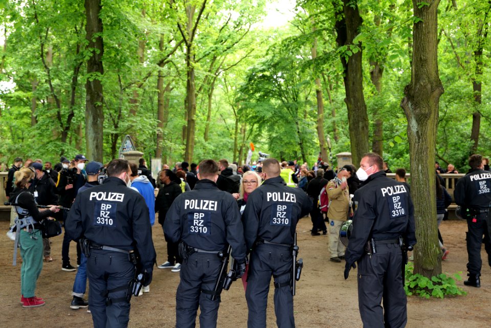 Conspiracist protest Berlin 2021-05-22 06