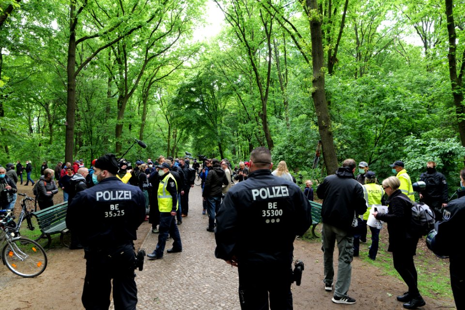 Conspiracist protest Berlin 2021-05-22 13