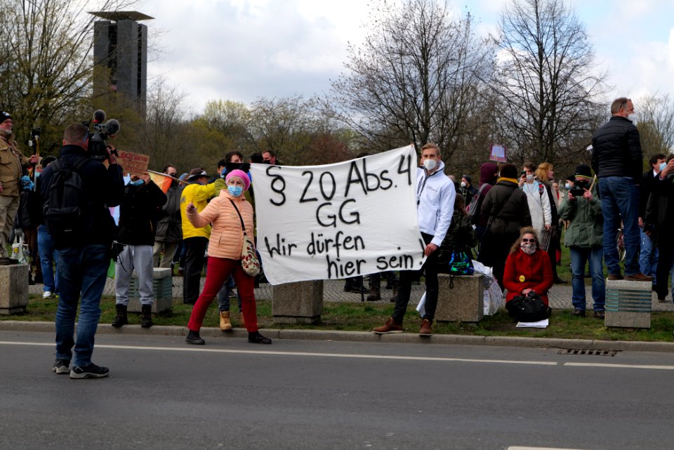 Conspiracist protest Berlin 2021-04-13 28