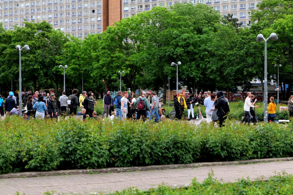 Conspiracy theorists at Neptunbrunnen 2020-05-23 19