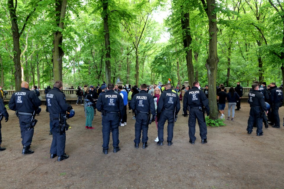 Conspiracist protest Berlin 2021-05-22 05