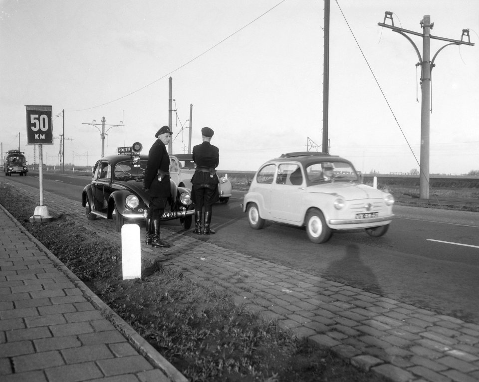Controle maximumsnelheid 50 km, Bestanddeelnr 909-0745