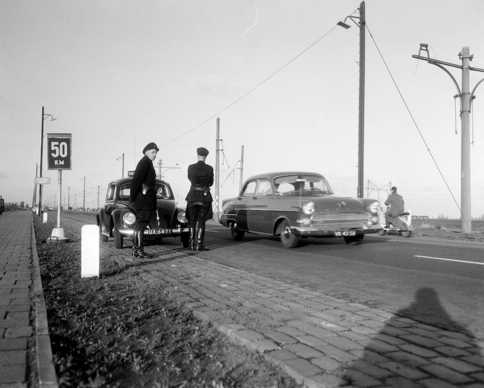 Controle maximumsnelheid 50 km, Bestanddeelnr 909-0743