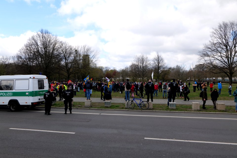 Conspiracist protest Berlin 2021-04-13 02