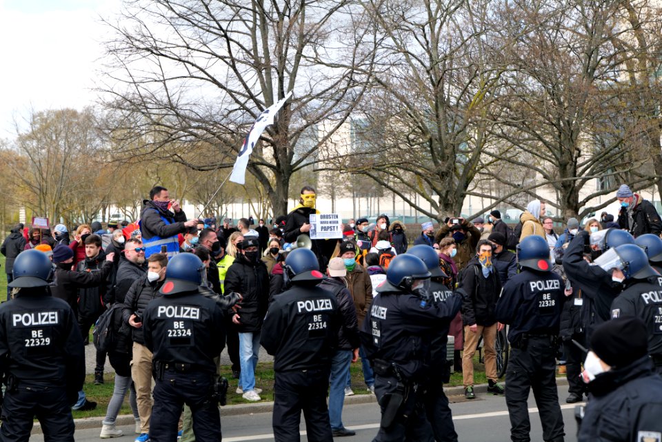 Conspiracist protest Berlin 2021-04-13 13