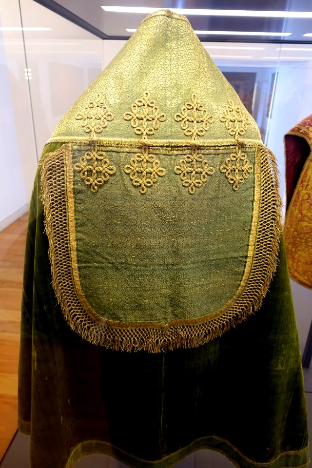 Cope, Se de Coimbra, 17th century - Museu Nacional de Machado de Castro - Coimbra, Portugal - DSC00216