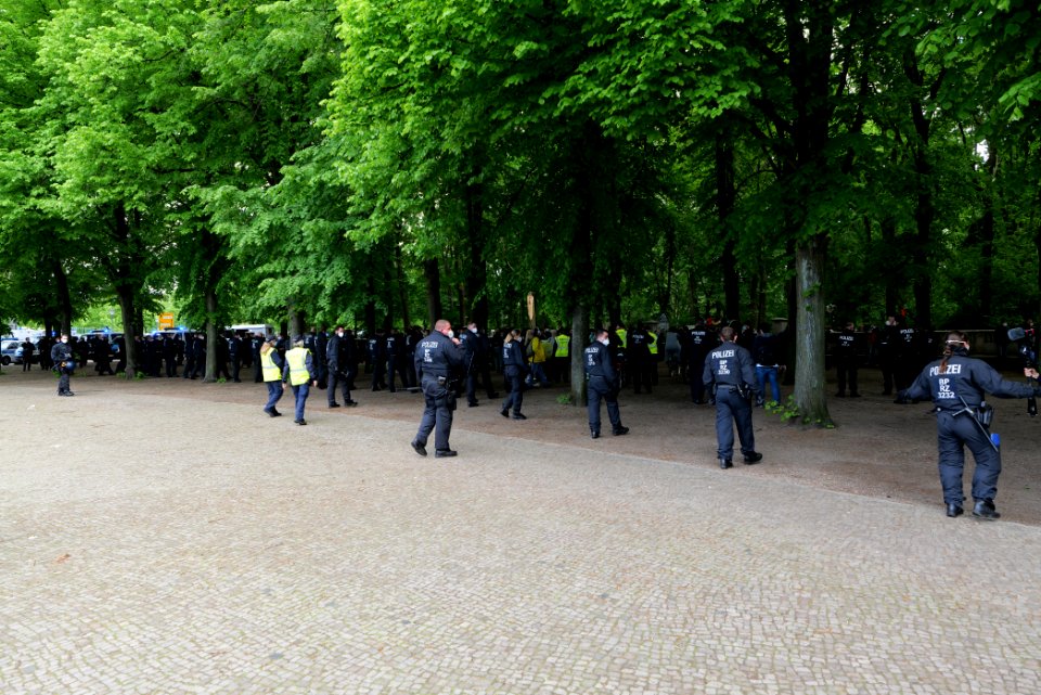 Conspiracist protest Berlin 2021-05-22 04