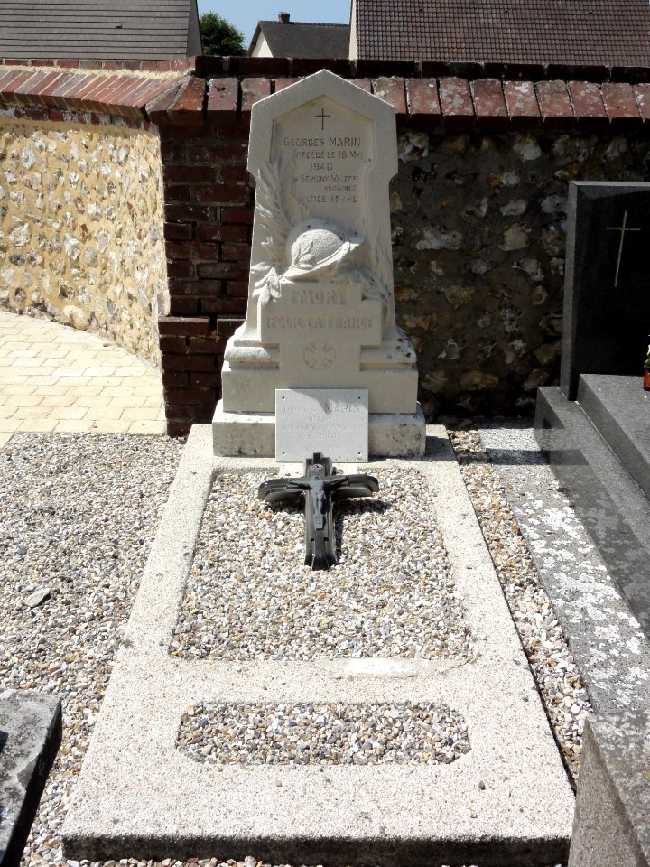 Contremoulins (Seine-Mar.) tombe de guerre Georges Marin