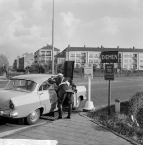 Controle op uitvalswegen van Amsterdam door politie betreffende hondsdolheid, bi, Bestanddeelnr 914-4519
