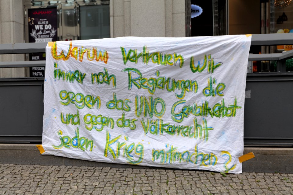 Conspiracist protest Berlin 2021-05-22 100