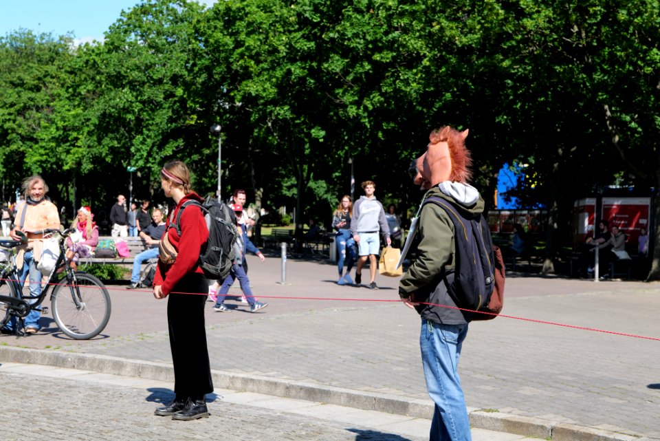 Conspiracy theorists at Neptunbrunnen 2020-05-30 02