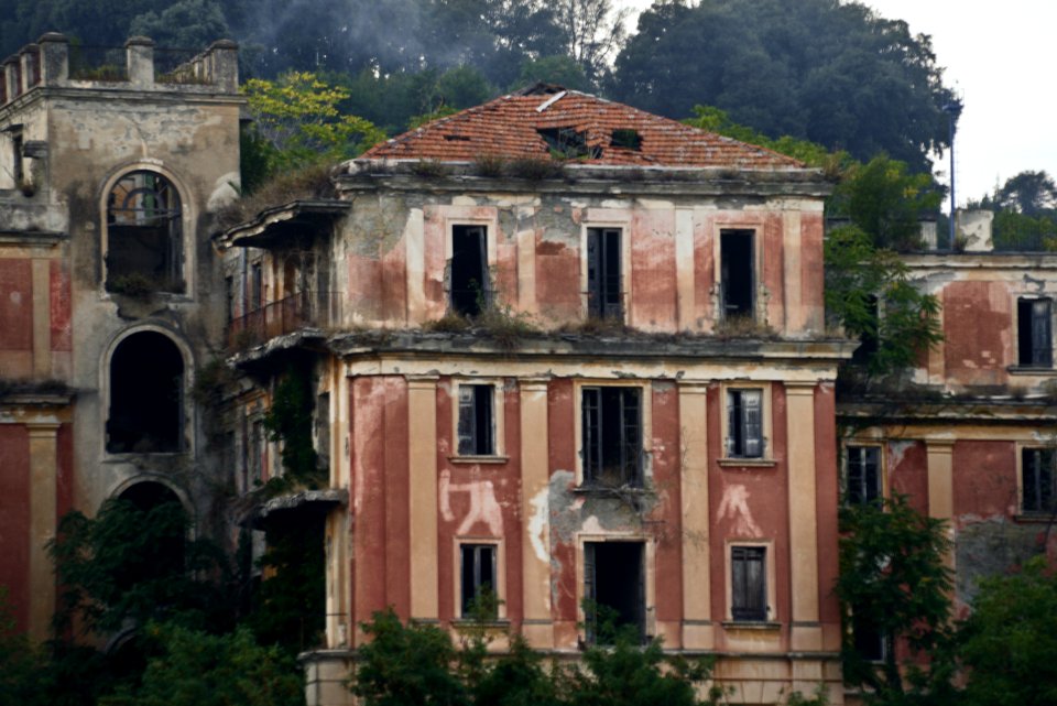 Convitto Pontano alla Conocchia - dettaglio facciata sud