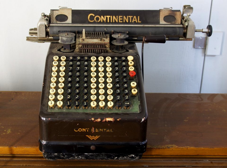 Continental typewriter, Auto & Uhrenwelt Schramberg