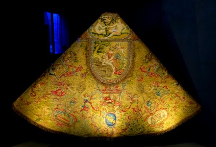 Cope, with Original Sin, Sacrifice of Isaac, Christ's forebears, coat-of-arms, 1593-1597 - Mass vestments of Pope Clement VIII Aldobrandini - Sala degli Indirizzi di Pio IX - Vatican Museums - DSC00676