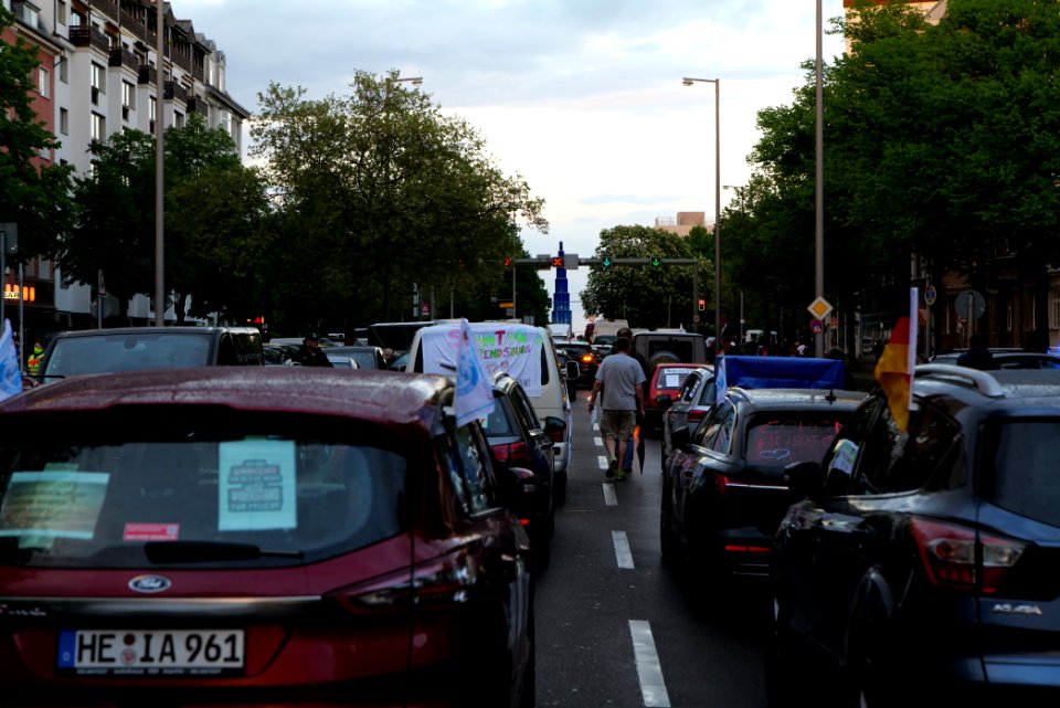 Conspiracist protest Theodor-Heuss-Platz Berlin 2021-05-21 39