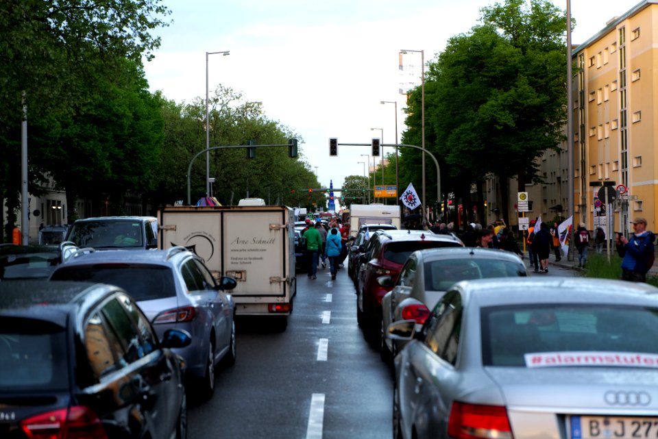 Conspiracist protest Theodor-Heuss-Platz Berlin 2021-05-21 36