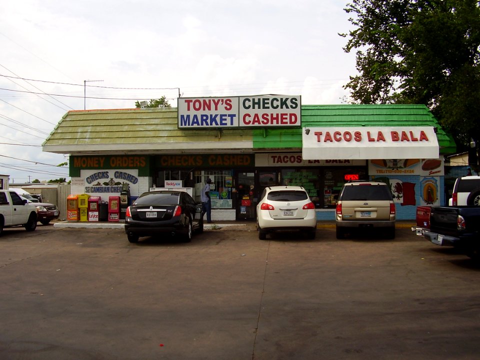 ConveniencestoretacoslaBala