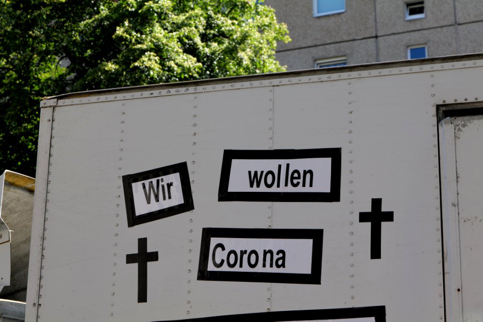Conspiracy theorist protest Berlin 2020-08-01 120