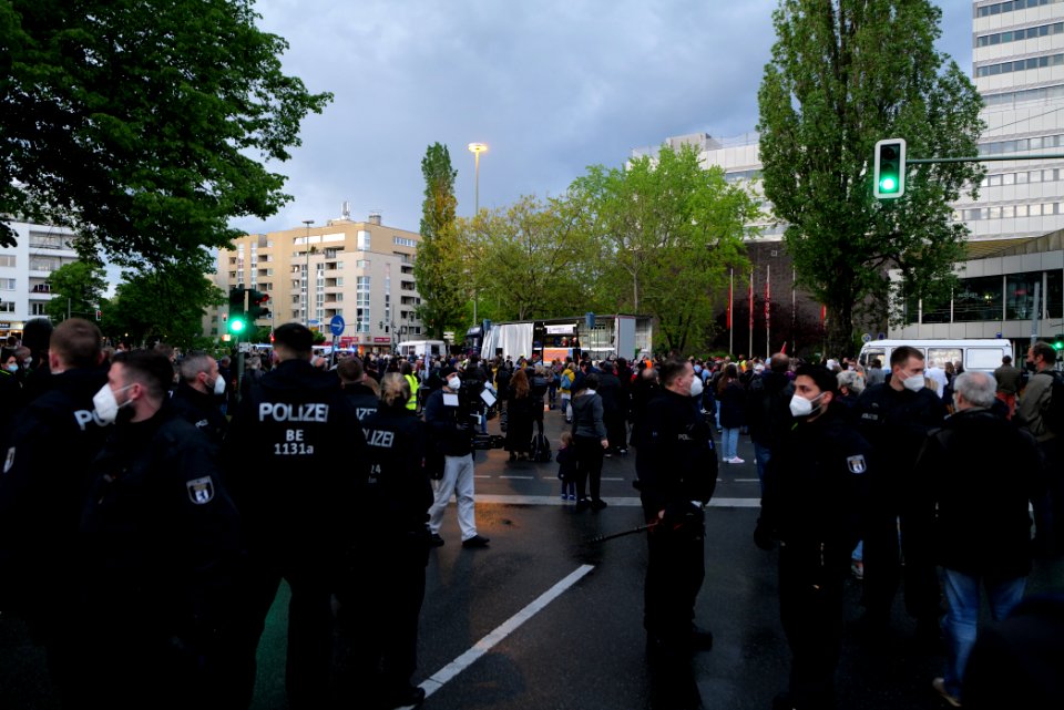 Conspiracist protest Theodor-Heuss-Platz Berlin 2021-05-21 62