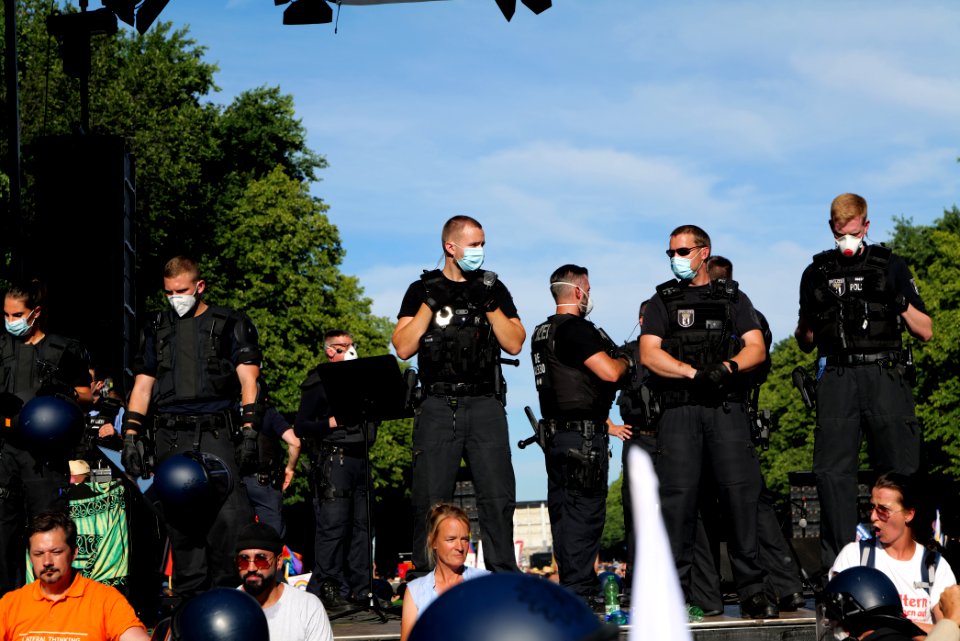 Conspiracy theorist protest Berlin Straße des 17 Juni 2020-08-01 57
