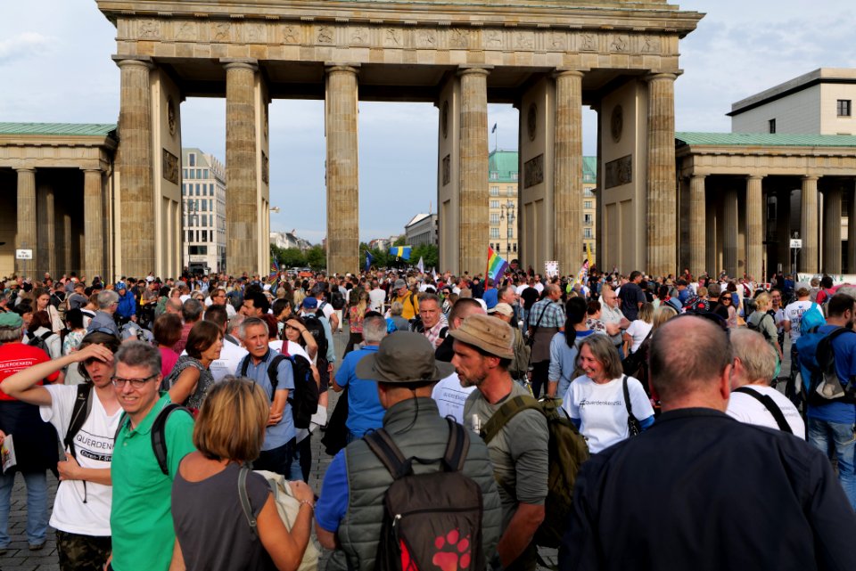 Conspiracist protest Brandenburg Gate Berlin 2020-08-28 10