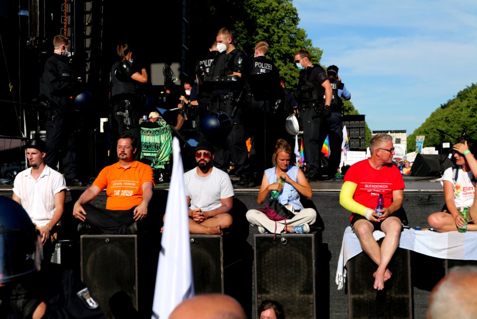 Conspiracy theorist protest Berlin Straße des 17 Juni 2020-08-01 65